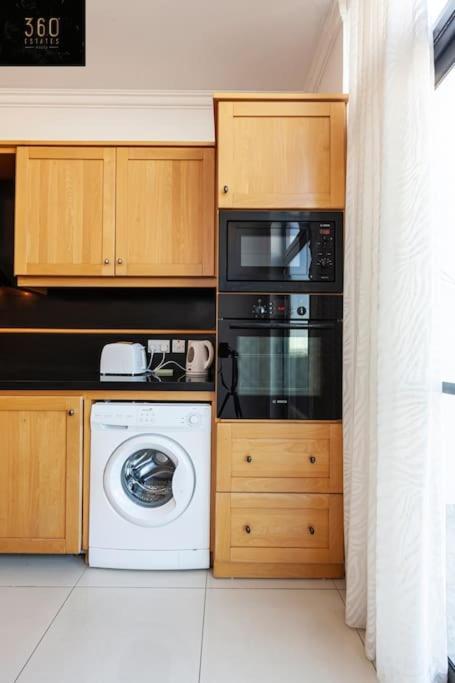 Comfortable Penthouse, Served With Lift, Wifi & Ac By 360 Estates Gzira Exterior foto