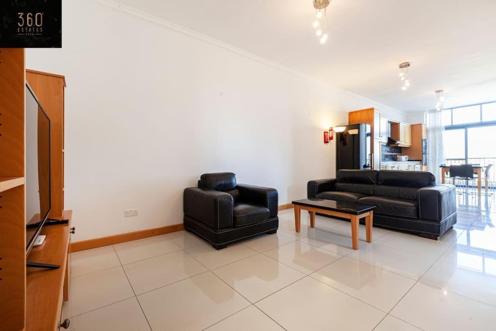 Comfortable Penthouse, Served With Lift, Wifi & Ac By 360 Estates Gzira Exterior foto